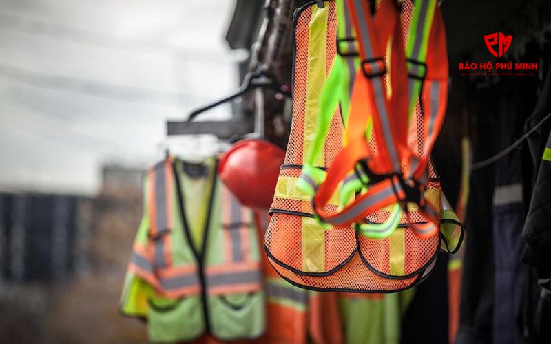 Cách Bảo Quản Đồ Bảo Hộ Phản Quang Đúng Chuẩn