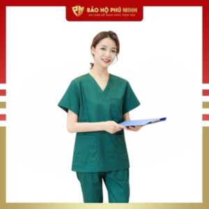 Bộ scrubs cổ tim màu xanh lá cao cấp